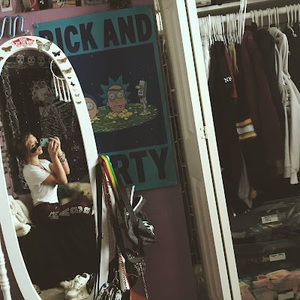 Meet your Posher, Maya